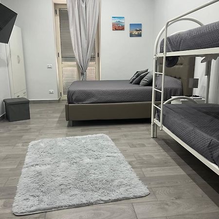 Home Partenope Napels Buitenkant foto
